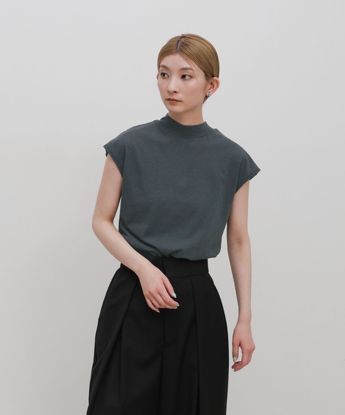 select MOCA（セレクトモカ）の「プチハイフレンチスリーブトップス（Tシャツ/カットソー・レディース・チャコールグレー/ブラック/アイボリー・FREE）」の9枚目の写真