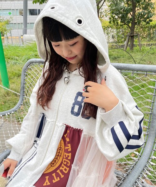 CIAOPANIC(チャオパニック)の「【ゆなまる企画】【HELLO.SANFRANCISCO/ハローサンフランシスコ】リメイクパーカーワンピース(ワンピース・レディース・オフホワイト/チャコールグレー・ONE SIZE)」の6枚目の写真