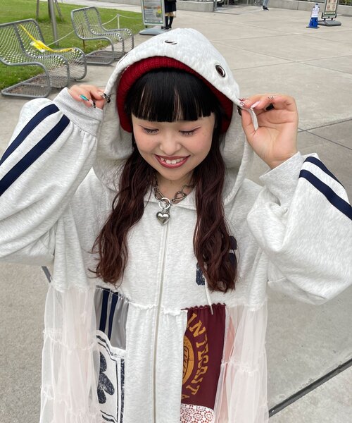 CIAOPANIC(チャオパニック)の「【ゆなまる企画】【HELLO.SANFRANCISCO/ハローサンフランシスコ】リメイクパーカーワンピース(ワンピース・レディース・オフホワイト/チャコールグレー・ONE SIZE)」の8枚目の写真