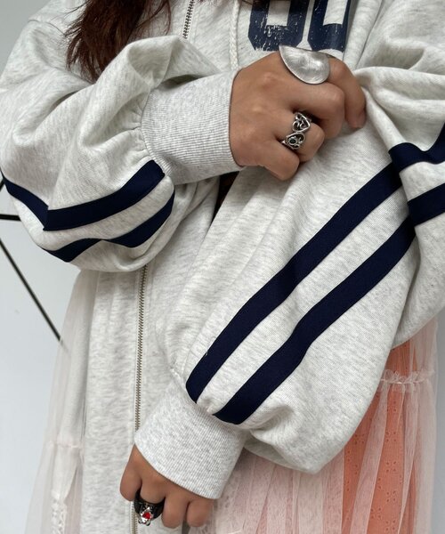 CIAOPANIC(チャオパニック)の「【ゆなまる企画】【HELLO.SANFRANCISCO/ハローサンフランシスコ】リメイクパーカーワンピース(ワンピース・レディース・オフホワイト/チャコールグレー・ONE SIZE)」の19枚目の写真