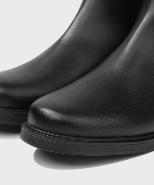 FIRENZE ATELIER（フィレンツェアトリエ）の「[SECOND.A Light] ベーシックラウンドトウチェルシーブーツ SL23 [MATT BLACK]（ブーツ・メンズ・ブラック・24cm/25cm/26cm/27cm/28cm）」の5枚目の写真