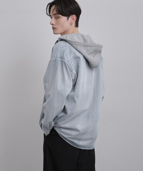 tk.TAKEO KIKUCHI(ティーケータケオキクチ)の「【2WAY】フード付デニムシャツ(シャツ/ブラウス・メンズ・チャコールグレー/オフホワイト/ライトブルー・03/02/04)」の12枚目の写真