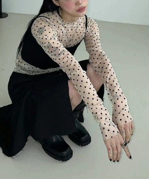 WEGO（ウィゴー）の「ドット柄シアータイトブラウス（その他トップス・レディース・アイボリー/ブラック・SMALL/MEDIUM）」の6枚目の写真