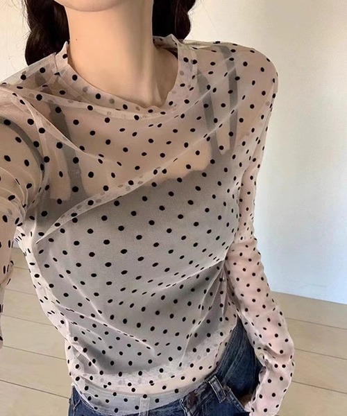 WEGO（ウィゴー）の「ドット柄シアータイトブラウス（その他トップス・レディース・アイボリー/ブラック・SMALL/MEDIUM）」の4枚目の写真