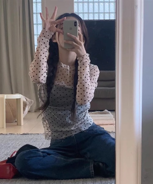 WEGO（ウィゴー）の「ドット柄シアータイトブラウス（その他トップス・レディース・アイボリー/ブラック・SMALL/MEDIUM）」の22枚目の写真