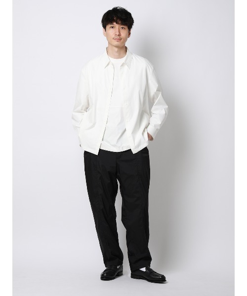 SUIT SQUARE（スーツスクエア）の「FLAT アウターTシャツ 半袖 ウォッシャブル ストレッチ 速乾 シルキーツイル 無地（テーラードジャケット・メンズ・ホワイト/ネイビー・S/M/L）」の3枚目の写真