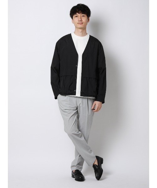 SUIT SQUARE（スーツスクエア）の「FLAT アウターTシャツ 半袖 ウォッシャブル ストレッチ 速乾 シルキーツイル 無地（テーラードジャケット・メンズ・ホワイト/ネイビー・S/M/L）」の5枚目の写真