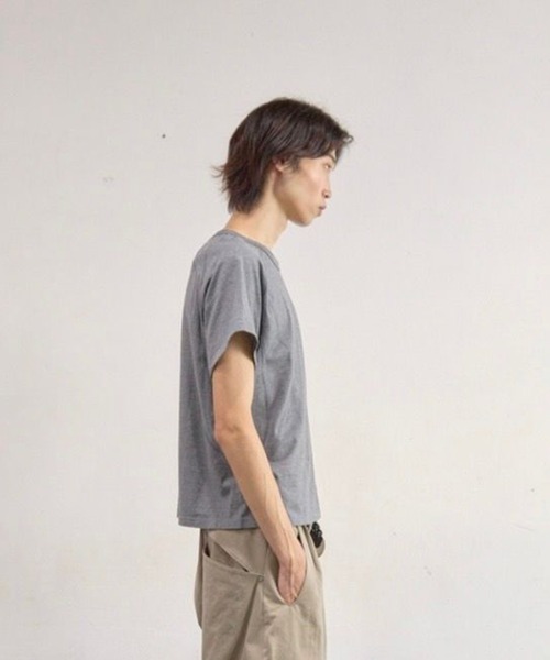 NVRFRGT（ネヴァーフォーゲット）の「Panelled Half Sleeve T-Shirt（Tシャツ/カットソー・メンズ・ブラック/ダークグレー/ホワイト・1/2/3）」の6枚目の写真