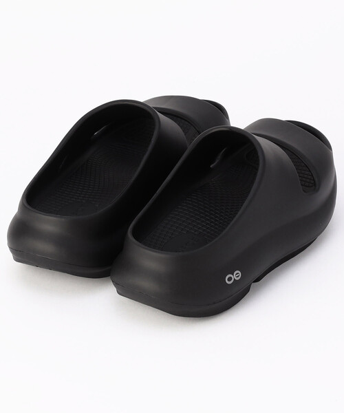 OOFOS(ウーフォス)の「OOFOS/ウーフォス Ooyea【26.0-28.0cm】(サンダル・メンズ・ブラック・8/9/7)」の5枚目の写真