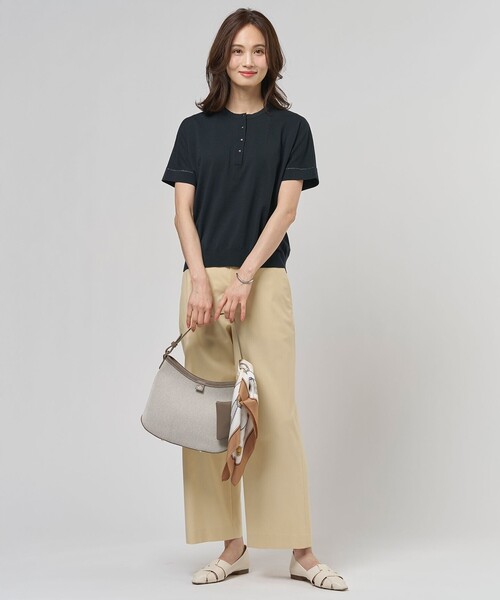 J.PRESS(ジェイプレス)の「COOL MINT COTTON POLYESTER ヘンリーネック ニット プルオーバー(ニット/セーター・レディース・ネイビー系/ライトグリーン系/ベージュ系/ピンク系・T13)」の5枚目の写真