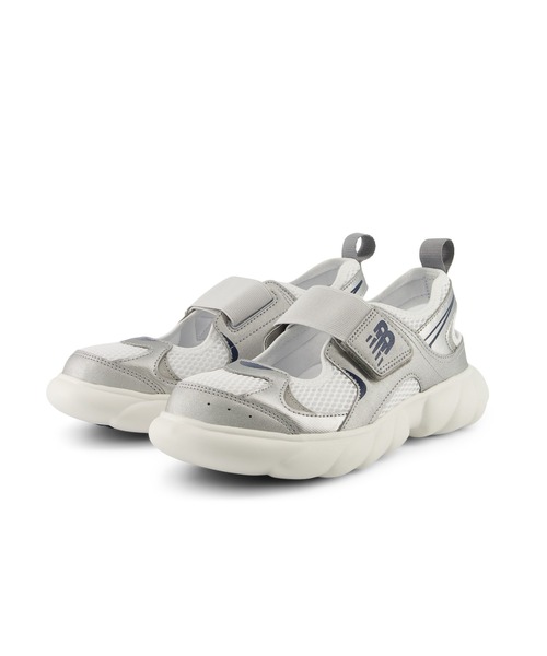 【新品未使用】ニューバランス230 Hook and Loop シルバー 14㎝ 230 Hook and Loop（スニーカー）｜New Balance（ニューバランス）の