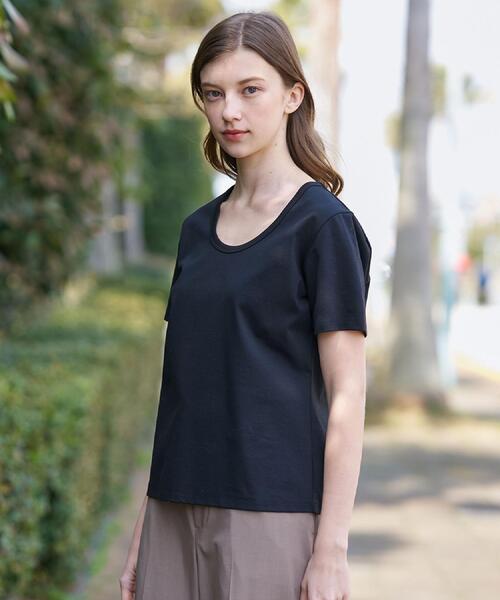 DRESSTERIOR（ドレステリア）の「【接触冷感/抗菌防臭/UVカット】クールデオドラント UネックTシャツ（Tシャツ/カットソー・レディース・ライトグレー/ホワイト/ブラック・36/34/38）」の5枚目の写真