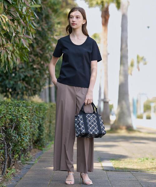 DRESSTERIOR（ドレステリア）の「【接触冷感/抗菌防臭/UVカット】クールデオドラント UネックTシャツ（Tシャツ/カットソー・レディース・ライトグレー/ホワイト/ブラック・36/34/38）」の6枚目の写真