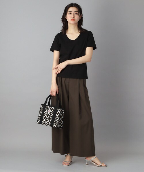 DRESSTERIOR（ドレステリア）の「【接触冷感/抗菌防臭/UVカット】クールデオドラント UネックTシャツ（Tシャツ/カットソー・レディース・ライトグレー/ホワイト/ブラック・36/34/38）」の13枚目の写真