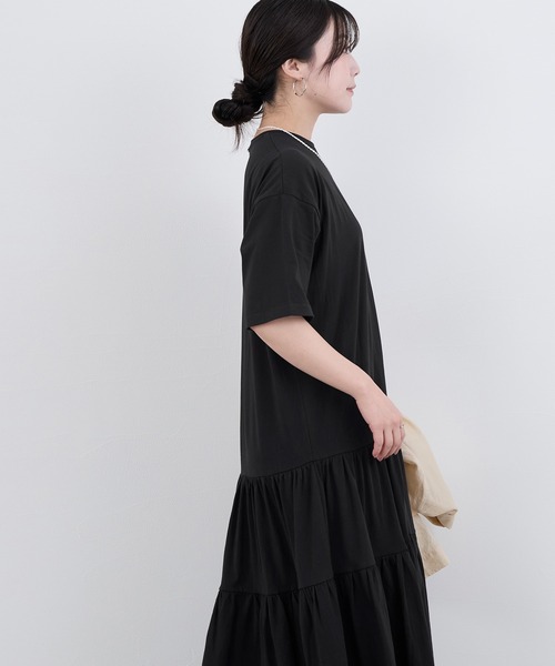 MICA&DEAL(マイカ&ディール)の「ティアードカットワンピース(ワンピース・レディース・ブラック/サンドベージュ・FREE)」の21枚目の写真