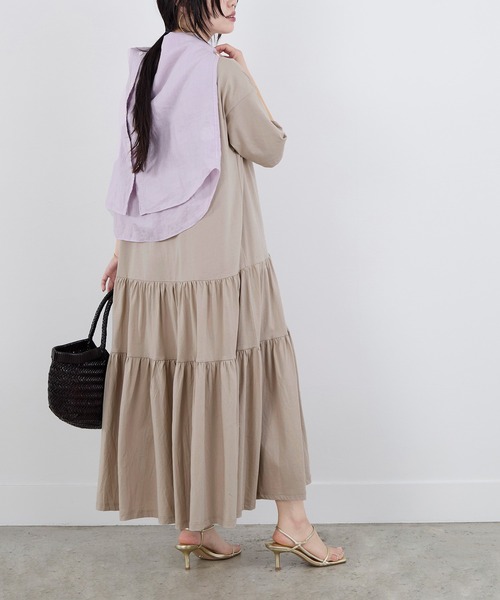 MICA&DEAL(マイカ&ディール)の「【WEB限定】ティアードカットワンピース(ワンピース・レディース・ブラック/サンドベージュ・FREE)」の4枚目の写真