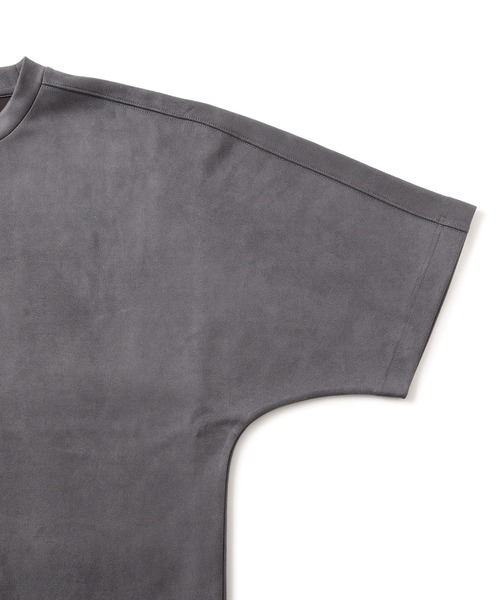 le cercle ADAM ET ROPE'(ルセルクルアダムエロペ)の「フェイクスエードプルオーバー(Tシャツ/カットソー・メンズ・チャコールグレー/キナリ/オリーブ・L/LL/M)」の8枚目の写真