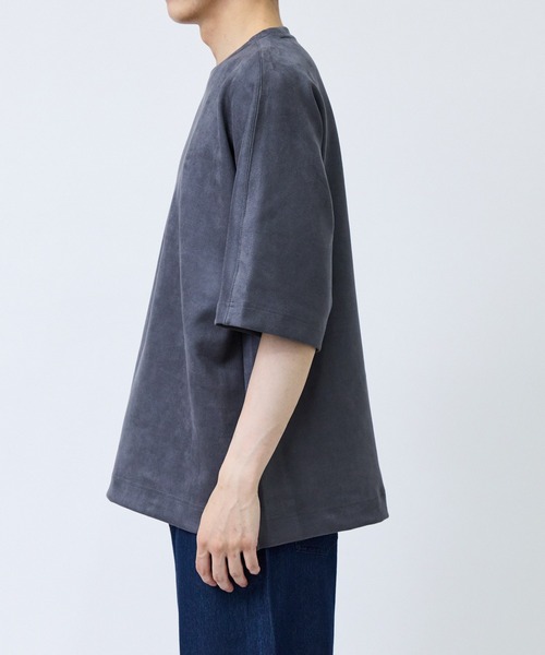 le cercle ADAM ET ROPE'(ルセルクルアダムエロペ)の「フェイクスエードプルオーバー(Tシャツ/カットソー・メンズ・チャコールグレー/キナリ/オリーブ・L/LL/M)」の22枚目の写真