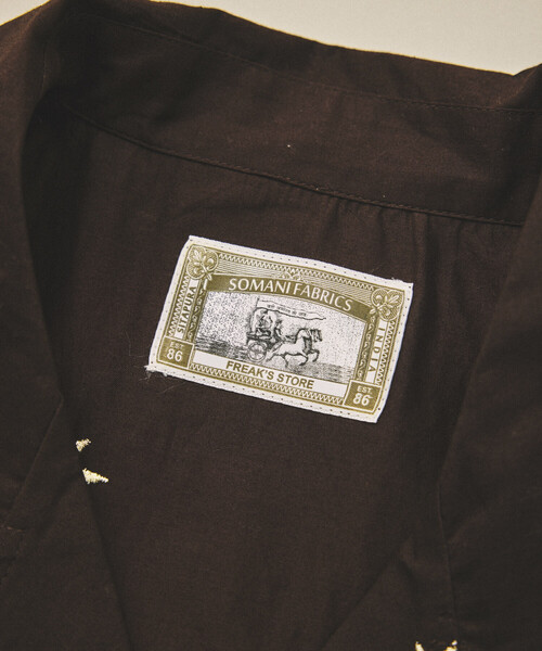 FREAK'S STORE(フリークスストア)の「インド製 総柄 刺繍 リラックスフィット オープンカラーシャツ ショートスリーブ(シャツ/ブラウス・メンズ・チャコールグレー/ブラウン・MEDIUM/LARGE)」の13枚目の写真