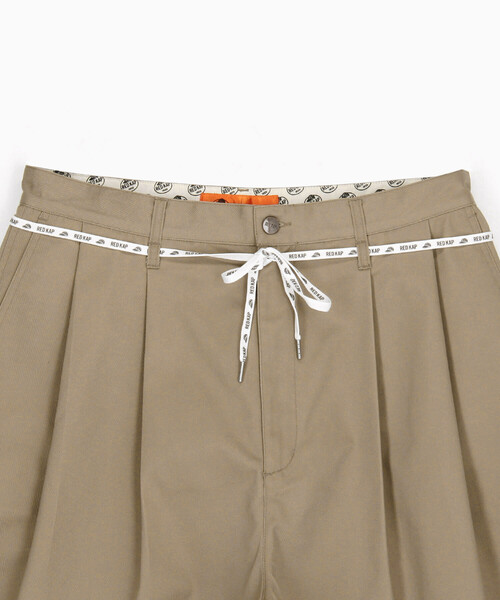 RED KAP(レッドキャップ)の「RED KAP/レッドキャップ 別注 2TUCK WIDE BAGGY SHORTS/2タック ワイド バギー ツイル ショーツ(その他パンツ・メンズ・ブラウン/ネイビー/ベージュ/チャコールグレー/オリーブ/ブラック・MEDIUM/SMALL/LARGE)」の17枚目の写真