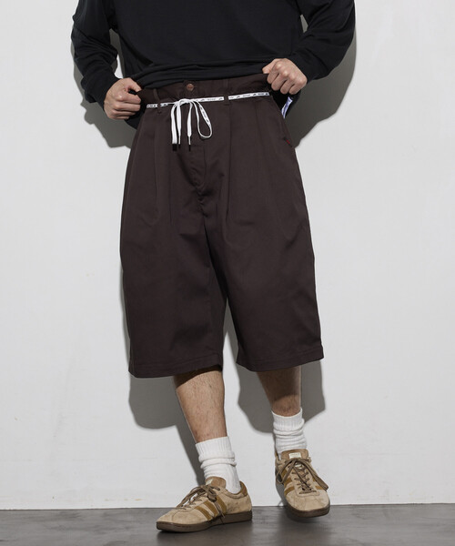 RED KAP(レッドキャップ)の「RED KAP/レッドキャップ 別注 2TUCK WIDE BAGGY SHORTS/2タック ワイド バギー ツイル ショーツ(その他パンツ・メンズ・ブラウン/ネイビー/ベージュ/チャコールグレー/オリーブ/ブラック・MEDIUM/SMALL/LARGE)」の10枚目の写真