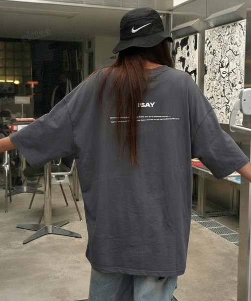 Dalfwin(ダールフィン)の「韓国ファッション ISAYバックプリント半袖Tシャツ(Tシャツ/カットソー・レディース・ブラック/チャコールグレー/ホワイト・FREE)」の18枚目の写真