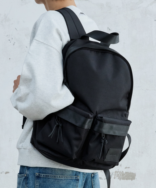 MAISON MINED(メゾンミネド)の「TWO POCKET BACKPACK(バックパック/リュック・レディース・その他・MEDIUM/SMALL)」の1枚目の写真