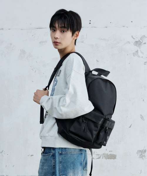 MAISON MINED(メゾンミネド)の「TWO POCKET BACKPACK(バックパック/リュック・レディース・その他・MEDIUM/SMALL)」の3枚目の写真