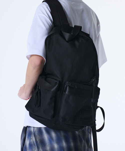 MAISON MINED(メゾンミネド)の「TWO POCKET BACKPACK(バックパック/リュック・レディース・その他・MEDIUM/SMALL)」の5枚目の写真