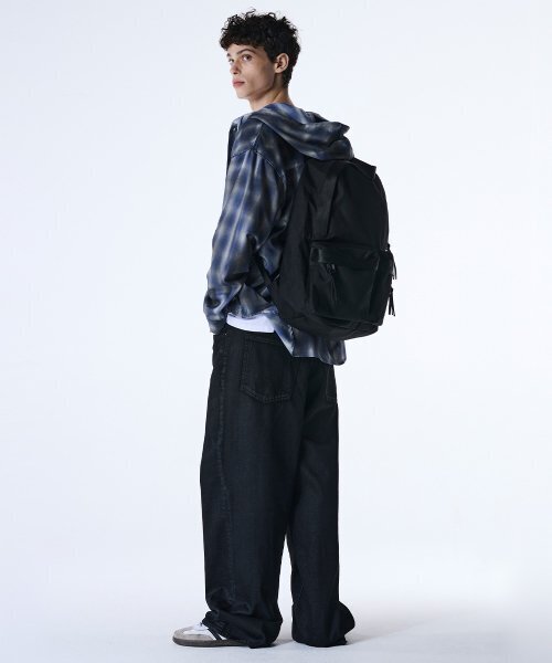 MAISON MINED(メゾンミネド)の「TWO POCKET BACKPACK(バックパック/リュック・レディース・その他・MEDIUM/SMALL)」の7枚目の写真