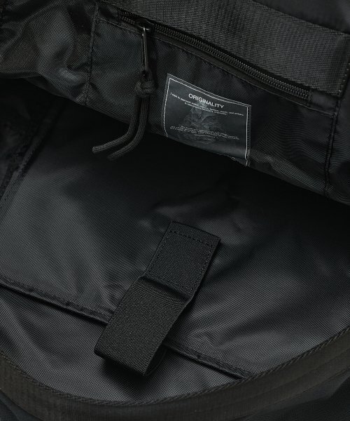MAISON MINED(メゾンミネド)の「TWO POCKET BACKPACK(バックパック/リュック・レディース・その他・MEDIUM/SMALL)」の13枚目の写真