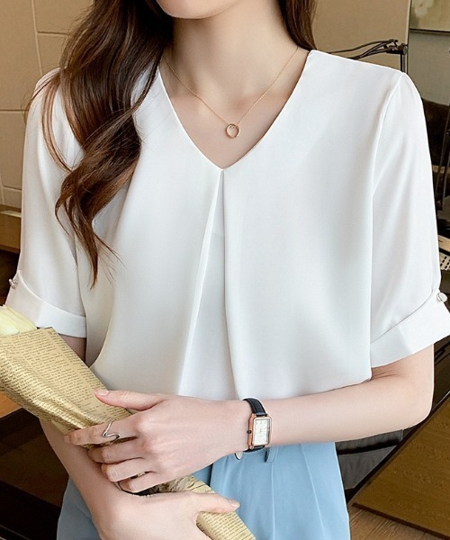 yuue' ( wear )（ユーイ）の「Vネックタック半袖ブラウス（シャツ/ブラウス・レディース・ブルー/ホワイト・FREE）」の9枚目の写真