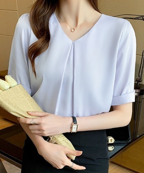 yuue' ( wear )（ユーイ）の「Vネックタック半袖ブラウス（シャツ/ブラウス・レディース・ブルー/ホワイト・FREE）」の17枚目の写真