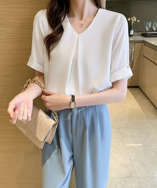 yuue' ( wear )（ユーイ）の「Vネックタック半袖ブラウス（シャツ/ブラウス・レディース・ブルー/ホワイト・FREE）」の10枚目の写真