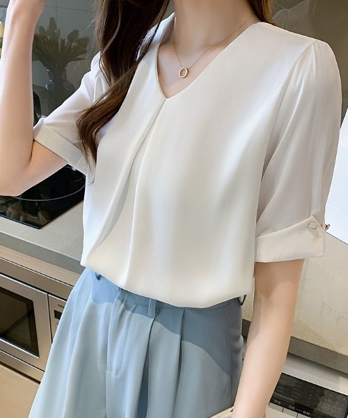 yuue' ( wear )（ユーイ）の「Vネックタック半袖ブラウス（シャツ/ブラウス・レディース・ブルー/ホワイト・FREE）」の14枚目の写真