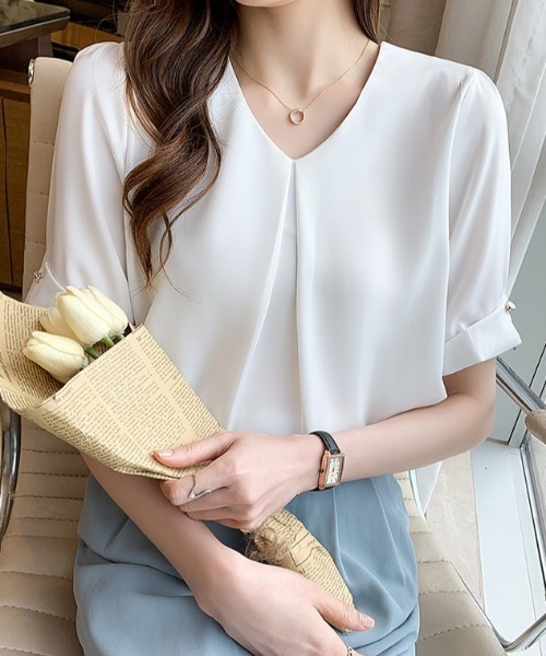 yuue' ( wear )（ユーイ）の「Vネックタック半袖ブラウス（シャツ/ブラウス・レディース・ブルー/ホワイト・FREE）」の7枚目の写真