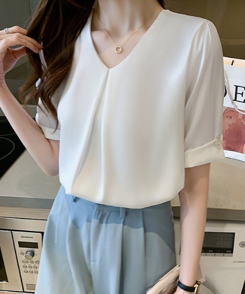 yuue' ( wear )（ユーイ）の「Vネックタック半袖ブラウス（シャツ/ブラウス・レディース・ブルー/ホワイト・FREE）」の13枚目の写真