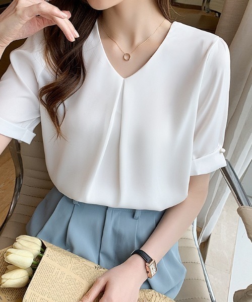 yuue' ( wear )（ユーイ）の「Vネックタック半袖ブラウス（シャツ/ブラウス・レディース・ブルー/ホワイト・FREE）」の5枚目の写真