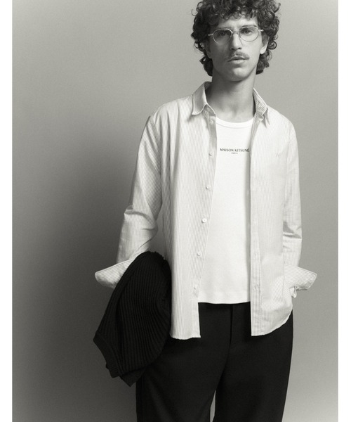 Maison Kitsune(メゾンキツネ)の「PROFILE FOX STRIPED REGULAR SHIRT(シャツ/ブラウス・メンズ・スカイブルー系・M/XS)」の9枚目の写真