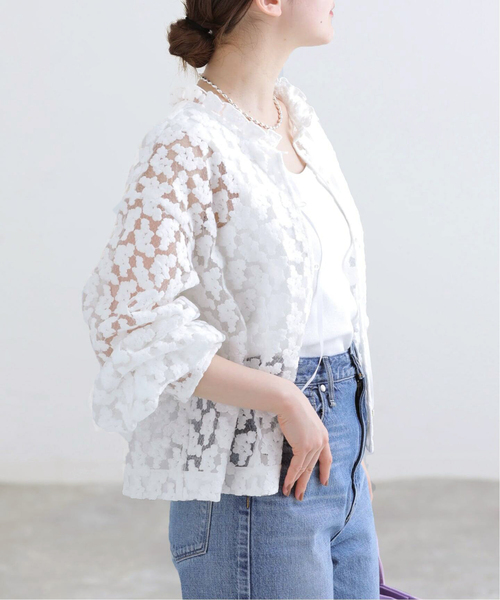 IENA(イエナ)の「《追加》フラワー刺繍レース2WAYブラウス(シャツ/ブラウス・レディース・ホワイト/チャコールグレー・FREE)」の3枚目の写真