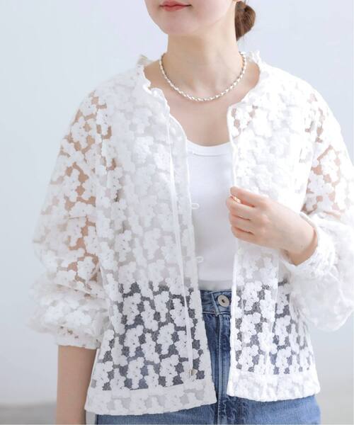 IENA(イエナ)の「《追加》フラワー刺繍レース2WAYブラウス(シャツ/ブラウス・レディース・ホワイト/チャコールグレー・FREE)」の5枚目の写真