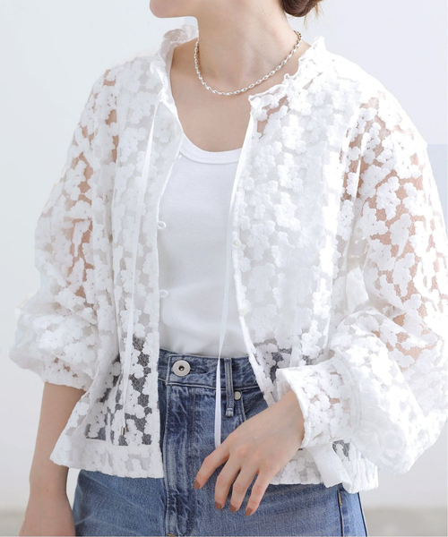 IENA(イエナ)の「《追加》フラワー刺繍レース2WAYブラウス(シャツ/ブラウス・レディース・ホワイト/チャコールグレー・FREE)」の6枚目の写真