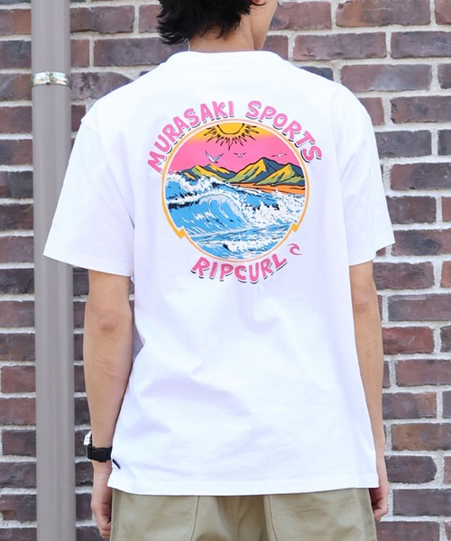 ムラサキスポーツ(ムラサキスポーツ)の「【ムラサキスポーツ限定】MURASAKI ムラサキ × RIPCURL リップカール 半袖 Tシャツ コラボレーション M RCM6S-2101(Tシャツ/カットソー・メンズ・ホワイト/ブラック/グレイッシュブルー・M/L/XL)」の1枚目の写真