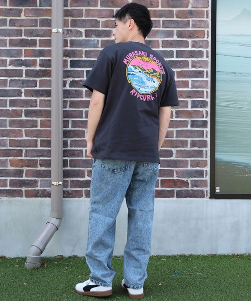 ムラサキスポーツ(ムラサキスポーツ)の「【ムラサキスポーツ限定】MURASAKI ムラサキ × RIPCURL リップカール 半袖 Tシャツ コラボレーション M RCM6S-2101(Tシャツ/カットソー・メンズ・ホワイト/ブラック/グレイッシュブルー・M/L/XL)」の13枚目の写真