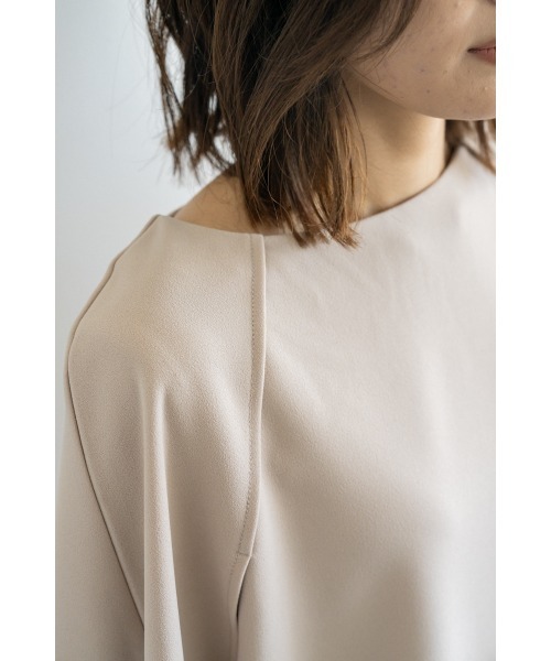 M.deux(エムドゥ)の「《BEST SELLER ITEM》 エアリーケープトップス(サマーバージョン)(Tシャツ/カットソー・レディース・オフホワイト/グレイッシュベージュ/ブラック・MEDIUM)」の11枚目の写真