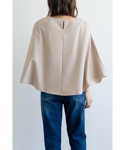 M.deux(エムドゥ)の「《BEST SELLER ITEM》 エアリーケープトップス(サマーバージョン)(Tシャツ/カットソー・レディース・オフホワイト/グレイッシュベージュ/ブラック・MEDIUM)」の10枚目の写真