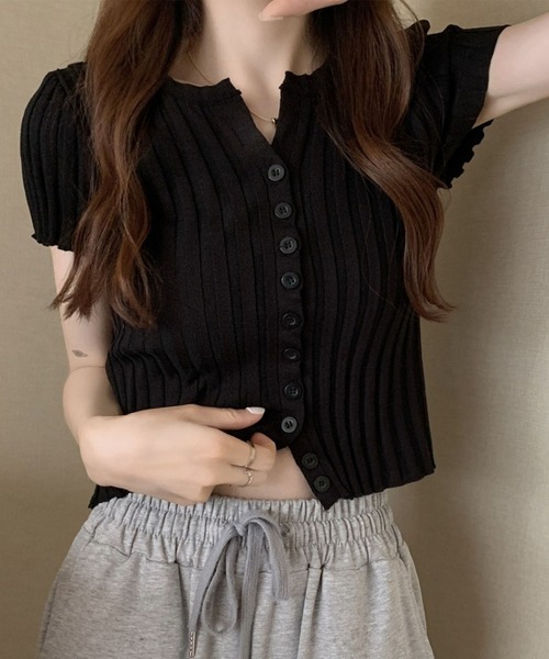 GLAMOROUS JANE(グラマラスジェーン)の「フロントボタン半袖ニットトップス(ニット/セーター・レディース・レッド/ピンク/ホワイト/ブラック・FREE)」の2枚目の写真