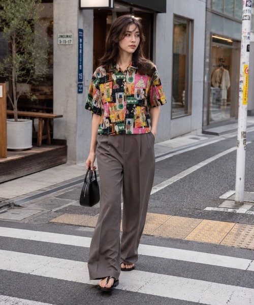 KONVINI(コンビニ)の「アートグラフィック イラストパッチワーク クロップドシャツ(シャツ/ブラウス・レディース・その他・FREE)」の5枚目の写真