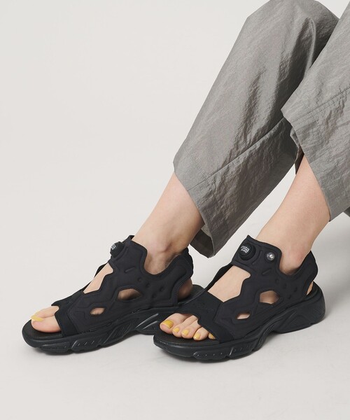 Reebok（リーボック）の「＜Reebok＞インスタ ポンプフューリー サンダル（サンダル・レディース・ベージュ/ブラック・24cm/25cm）」の3枚目の写真