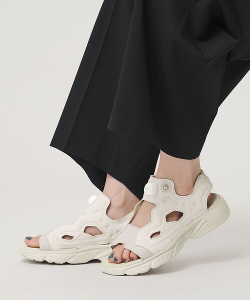 Reebok（リーボック）の「＜Reebok＞インスタ ポンプフューリー サンダル（サンダル・レディース・ベージュ/ブラック・24cm/25cm）」の6枚目の写真